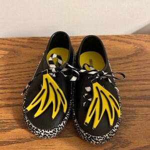 Brand New Mini Melissa X Scented Fabula Banana Sneaker Collab Toddler Size 8.